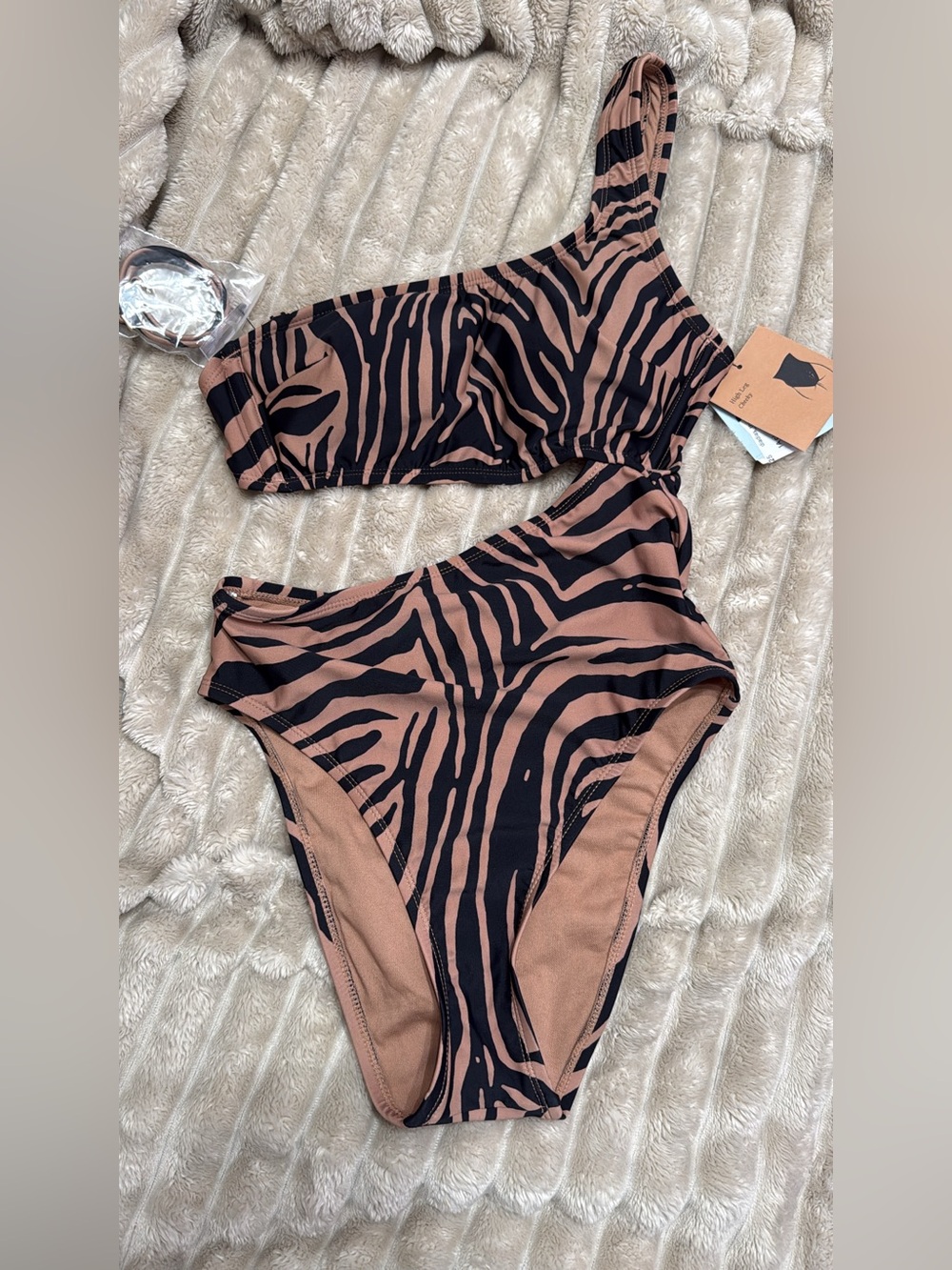 Shade & Shore One-Shoulder Zebra-Print One-Piece Swimsuit in Black and Brown XS